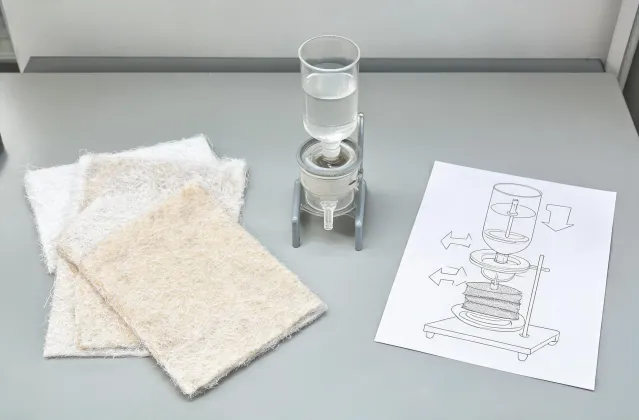 Liquid filter media under bench evaluation